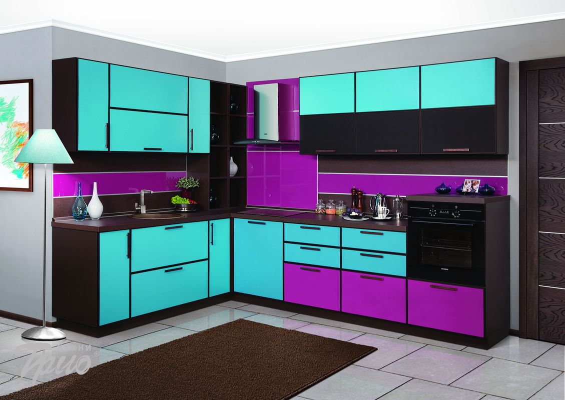 Цветные кухонные гарнитуры