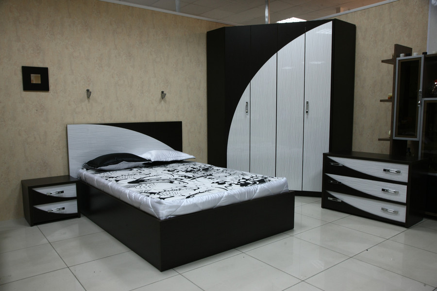 Спальный гарнитур с двумя шкафами