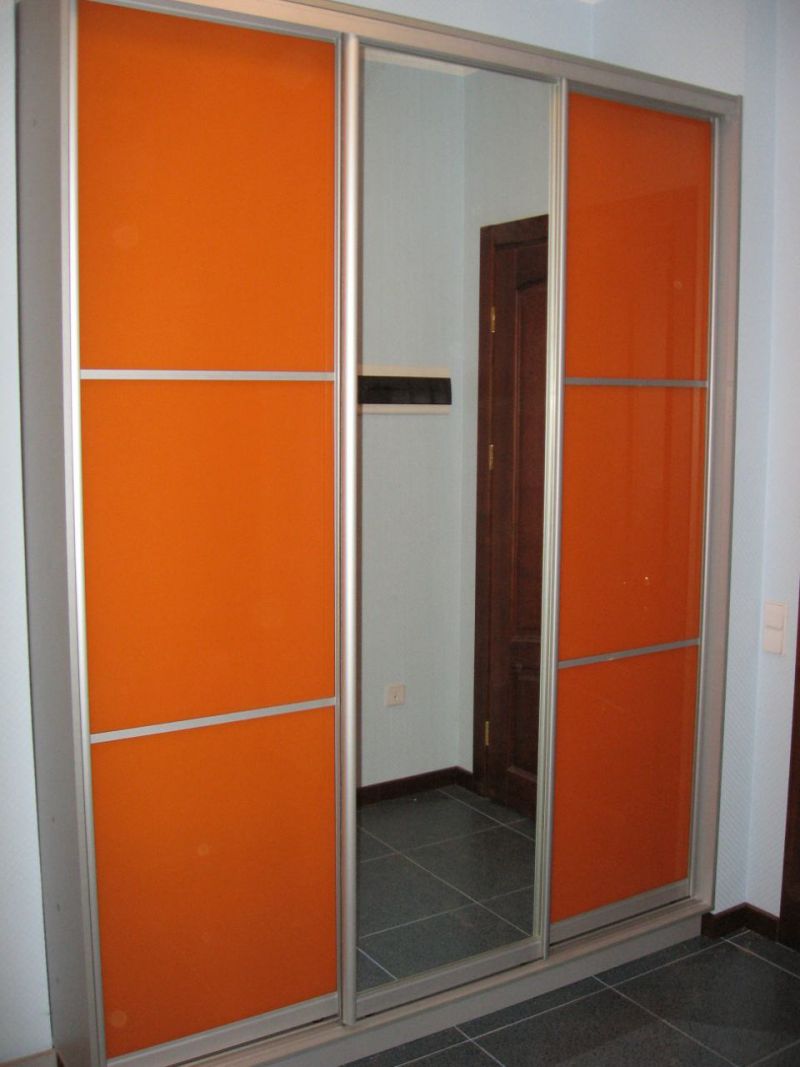 шкаф купе оранжевый фасад