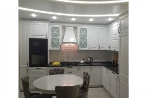 Угловая белая кухня - Мебельная фабрика «OtiS+»