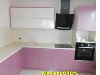 Розовая угловая кухня 