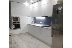 Белая глянцевая кухня - Мебельная фабрика «Формада»