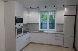 Белая матовая кухня - Мебельная фабрика «Авангард»
