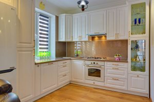 Белая угловая кухня Albero Bianco в классическом стиле - Мебельная фабрика «Магия кухни»