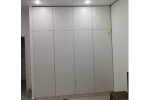 Белый распашной шкаф - Мебельная фабрика «Формада»