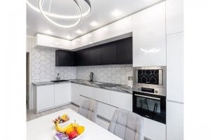 Черно-белая кухня - Мебельная фабрика «SamSam»