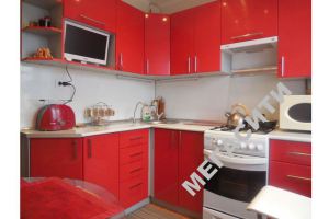Красная угловая кухня - Мебельная фабрика «Мега-Сити»