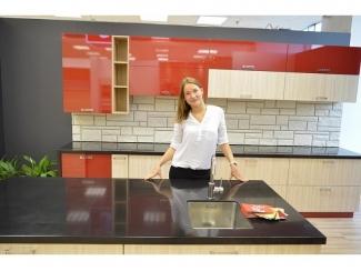 Кухня пластик глянец-бордовый/дуб карамельный 3800 - Мебельная фабрика «Моя кухня»