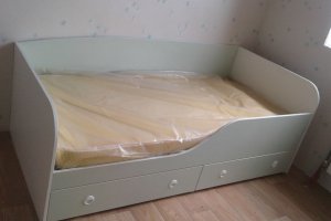 Детская кровать из ЛДСП с ящиками - Мебельная фабрика «GradeMebel»