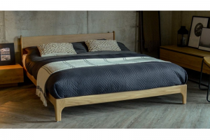 Кровать из массива дерева Бленхейм - Мебельная фабрика «Dream-Master»