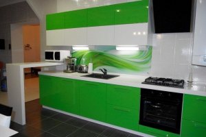 Кухня большая зеленая глянец - Мебельная фабрика «Кухня России Все под рукой»