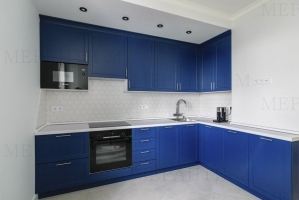 Кухня синяя с фасадом Fein 2 - Мебельная фабрика «Меранти М»