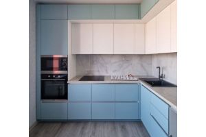 Кухня современная бело-голубая - Мебельная фабрика «Кухни в Дом»