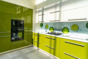 Кухня современная с яркими фасадами - Мебельная фабрика «Мебель ТриАл»