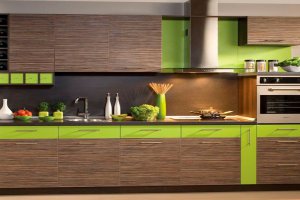 Кухня современная зеленая с венге - Мебельная фабрика «FORSETI»