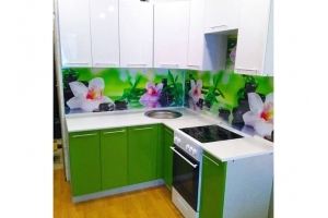 Кухня угловая бело-зеленая - Мебельная фабрика «RiN Мебель»