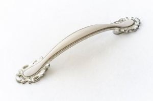 Ручка скоба 772-96 серебро - Оптовый поставщик комплектующих «Озёрская фурнитурная компания»