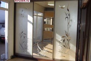 Шкаф-купе зеркальный с гравировкой - Мебельная фабрика «Еврус»