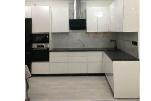 Угловая белая кухня - Мебельная фабрика «Формада»
