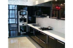 Угловая кухня черный глянец - Мебельная фабрика «Lakma»