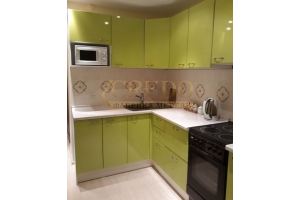 Угловая кухня оливкого цвета - Мебельная фабрика «Кредо»