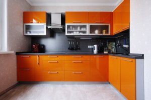 Угловая оранжевая кухня - Мебельная фабрика «Lakma»